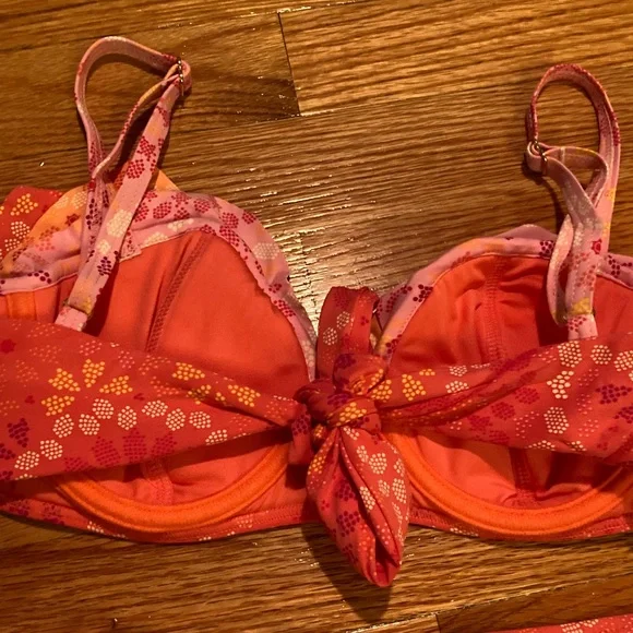 Designer Coco Rave Colorful Ruffled Bikini Set size medium - Picture 5 of 6